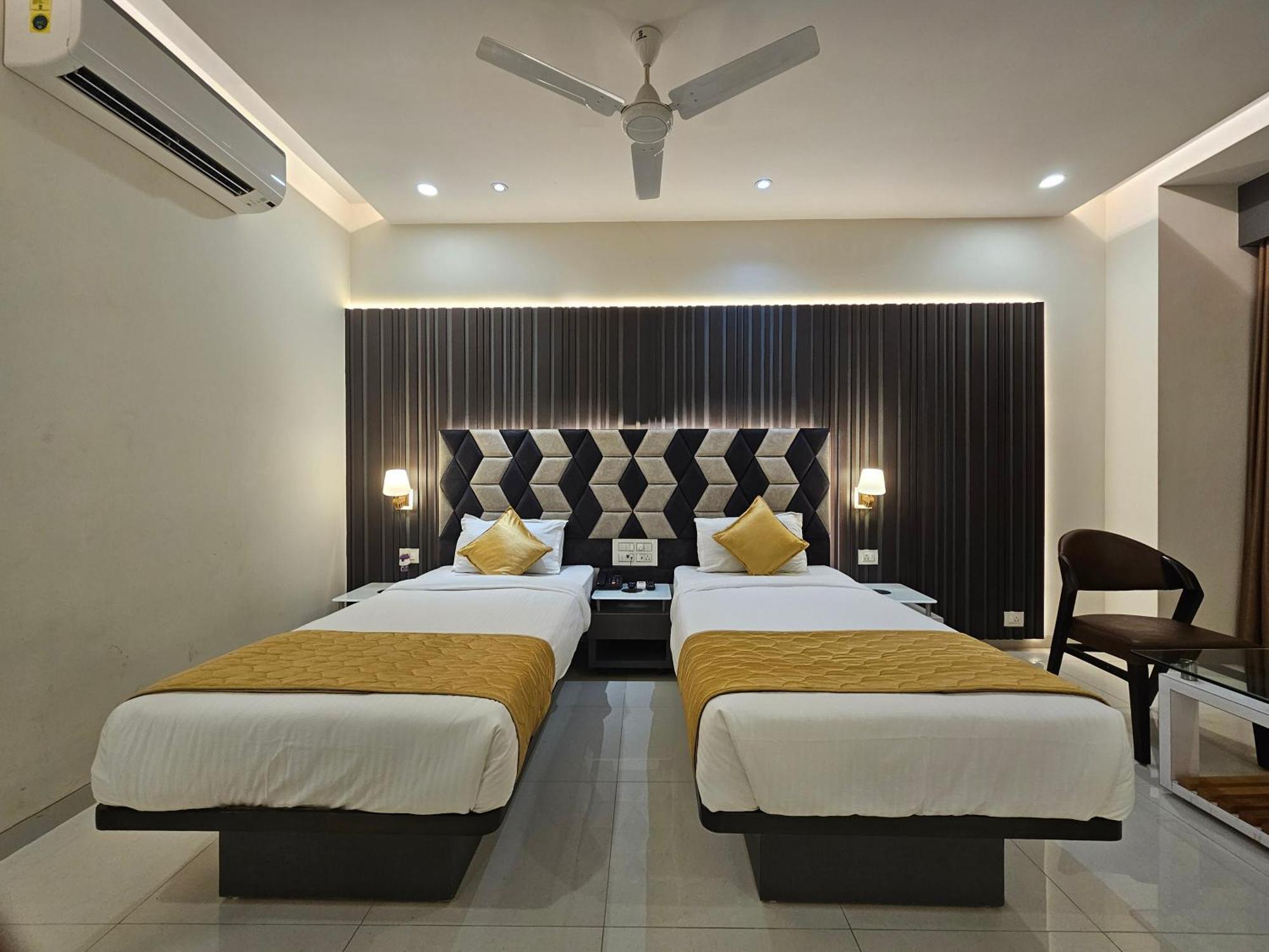 Hotel Grand Darshan Vadodara Exterior foto