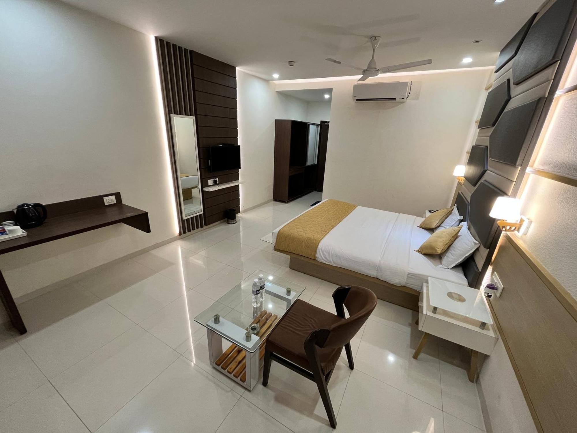 Hotel Grand Darshan Vadodara Exterior foto