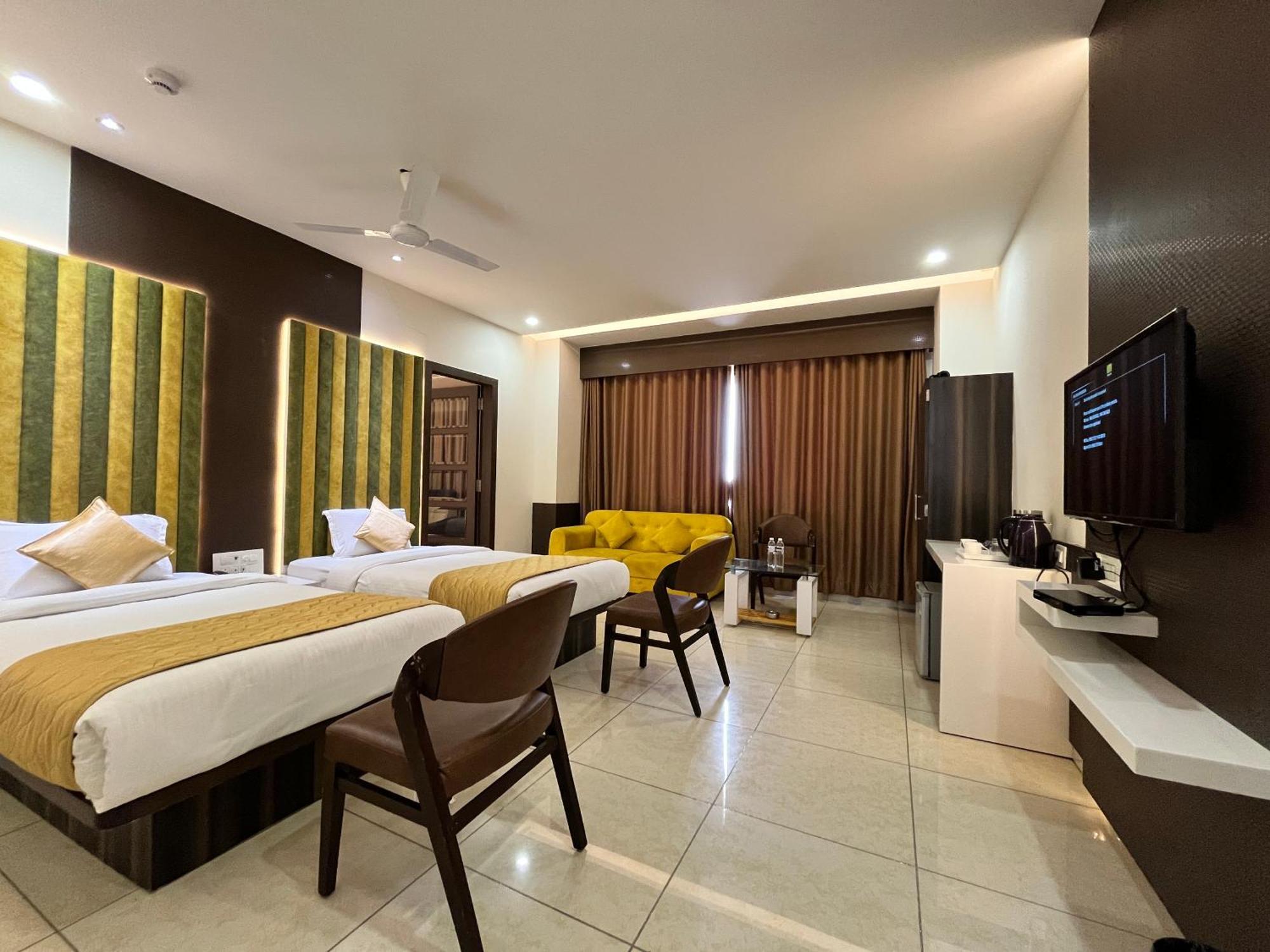 Hotel Grand Darshan Vadodara Exterior foto