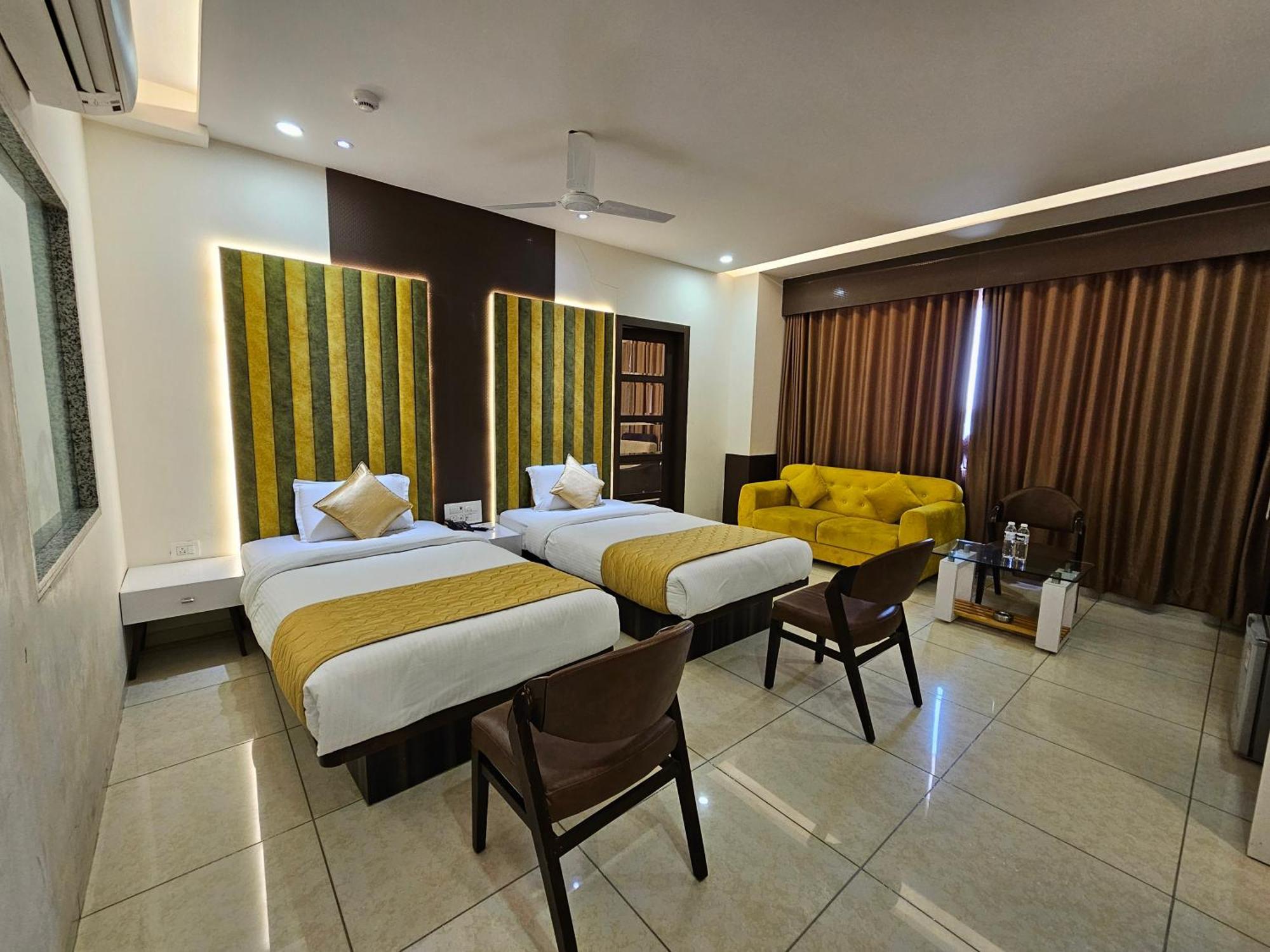 Hotel Grand Darshan Vadodara Exterior foto